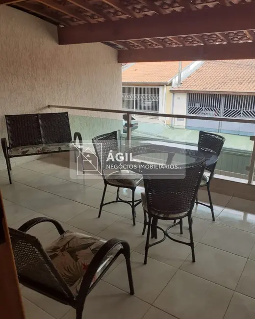 Casa com 3 quartos à venda, 170m2 em Sao Jose Dos Campos - SP - imagem 2 Foto 2 de Casa com 3 quartos à venda, 170m2 em Sao Jose Dos Campos - SP