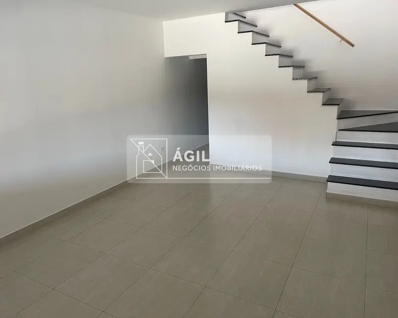 Foto 2 de Casa com 3 quartos à venda, 150m2 em Sao Jose Dos Campos - SP