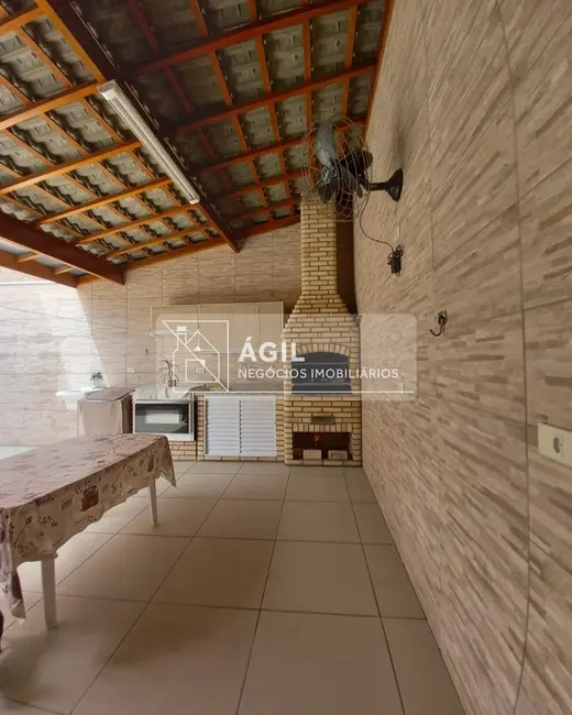 Casa com 3 quartos à venda, 168m2 em Sao Jose Dos Campos - SP - imagem 1 Foto 1 de Casa com 3 quartos à venda, 168m2 em Sao Jose Dos Campos - SP