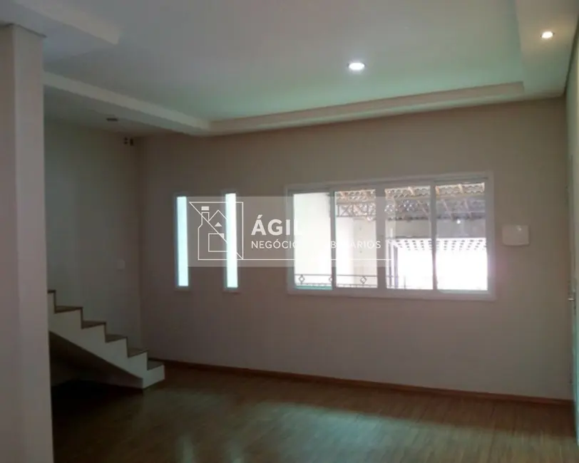 Foto 2 de Casa com 4 quartos à venda, 235m2 em Loteamento Villa Branca, Jacarei - SP