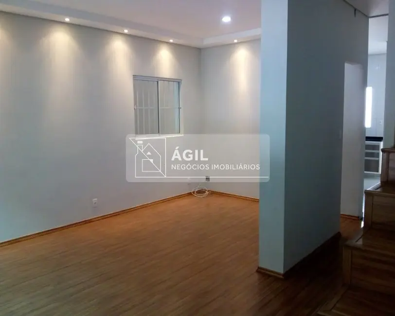 Foto 4 de Casa com 4 quartos à venda, 235m2 em Loteamento Villa Branca, Jacarei - SP