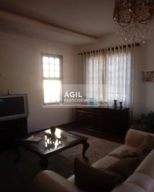 Foto 4 de Casa com 4 quartos à venda, 260m2 em Sao Jose Dos Campos - SP