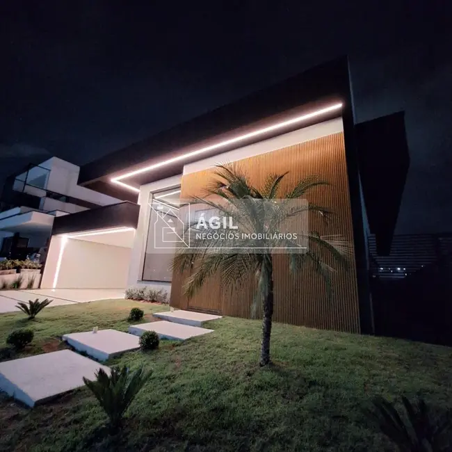 Casa de Condomínio com 4 quartos à venda, 288m2 em Sao Jose Dos Campos - SP - imagem 4 Foto 4 de Casa de Condomínio com 4 quartos à venda, 288m2 em Sao Jose Dos Campos - SP