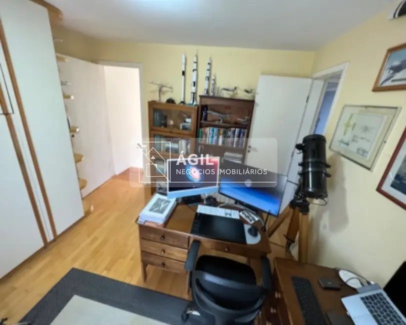 Foto 9 de Casa com 4 quartos à venda, 170m2 em Sao Jose Dos Campos - SP