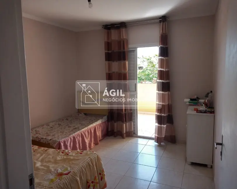 Foto 8 de Casa com 3 quartos à venda, 175m2 em Parque Califórnia, Jacarei - SP