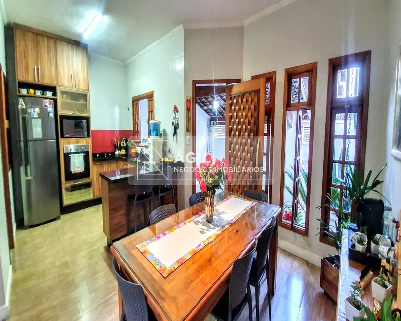 Foto 5 de Casa com 3 quartos à venda, 96m2 em Loteamento Villa Branca, Jacarei - SP