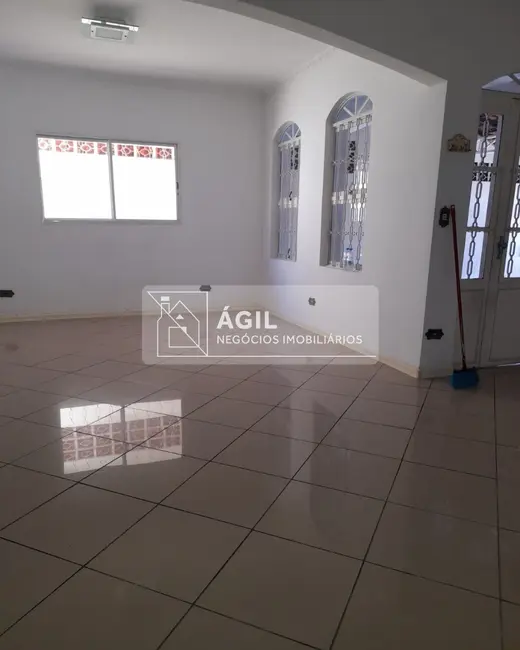 Foto 2 de Casa com 4 quartos à venda, 320m2 em Sao Jose Dos Campos - SP