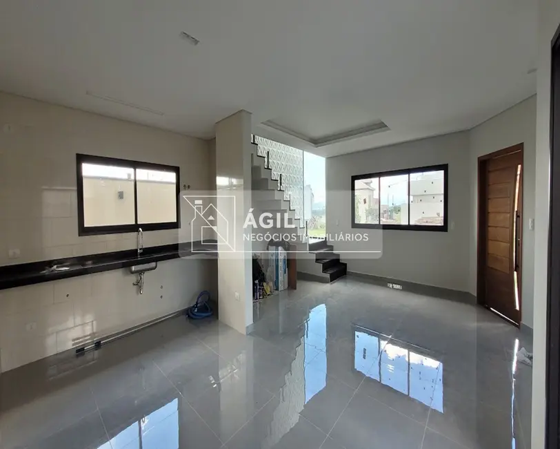 Casa de Condomínio com 3 quartos à venda, 243m2 em Sao Jose Dos Campos - SP - imagem 3 Foto 3 de Casa de Condomínio com 3 quartos à venda, 243m2 em Sao Jose Dos Campos - SP