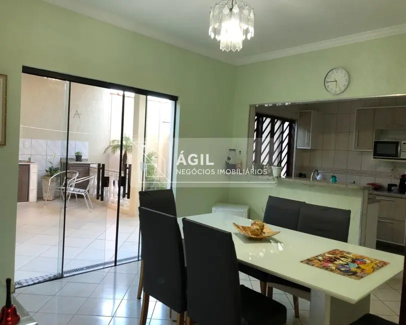 Foto 9 de Casa com 4 quartos à venda, 235m2 em Loteamento Villa Branca, Jacarei - SP