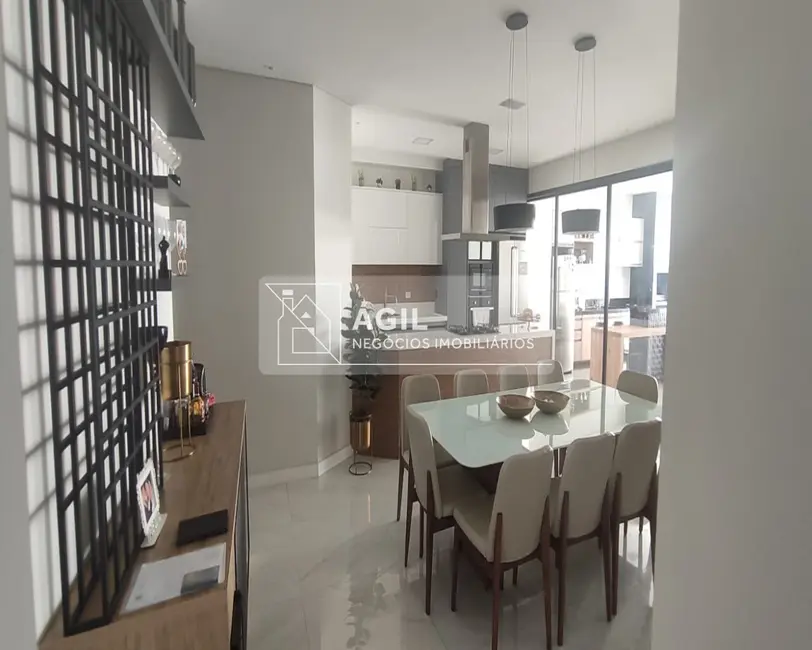 Casa de Condomínio com 5 quartos à venda, 380m2 em Sao Jose Dos Campos - SP - imagem 9 Foto 9 de Casa de Condomínio com 5 quartos à venda, 380m2 em Sao Jose Dos Campos - SP