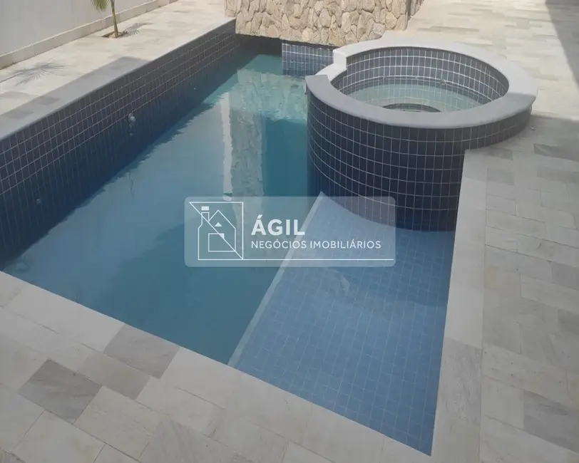 Casa de Condomínio com 5 quartos à venda, 380m2 em Sao Jose Dos Campos - SP - imagem 3 Foto 3 de Casa de Condomínio com 5 quartos à venda, 380m2 em Sao Jose Dos Campos - SP