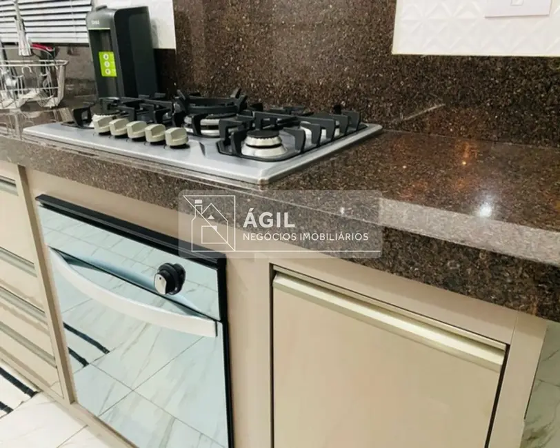 Foto 7 de Casa com 2 quartos à venda, 175m2 em Parque Santo Antônio, Jacarei - SP