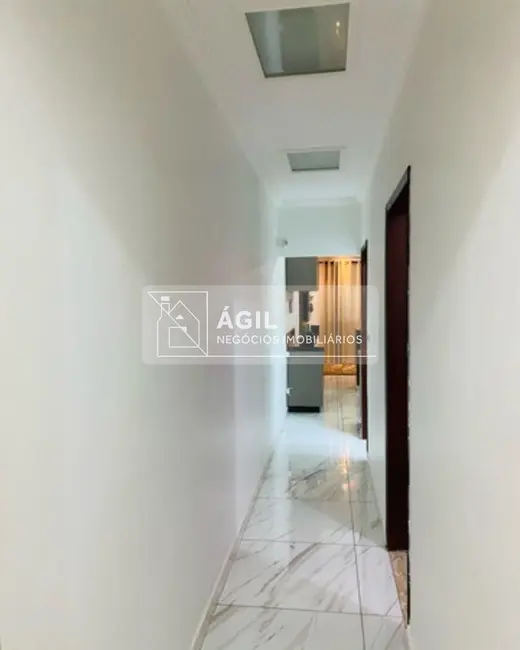 Foto 5 de Casa com 2 quartos à venda, 175m2 em Parque Santo Antônio, Jacarei - SP