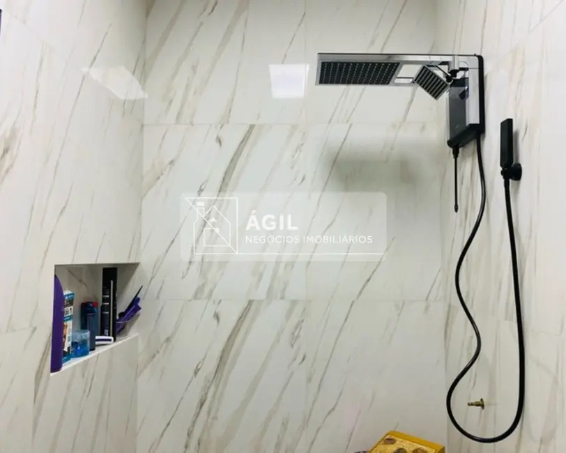 Foto 8 de Casa com 2 quartos à venda, 175m2 em Parque Santo Antônio, Jacarei - SP