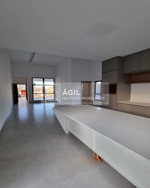 Foto 2 de Casa de Condomínio com 3 quartos à venda, 300m2 em Cacapava - SP