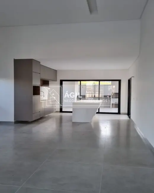 Foto 3 de Casa de Condomínio com 3 quartos à venda, 300m2 em Cacapava - SP