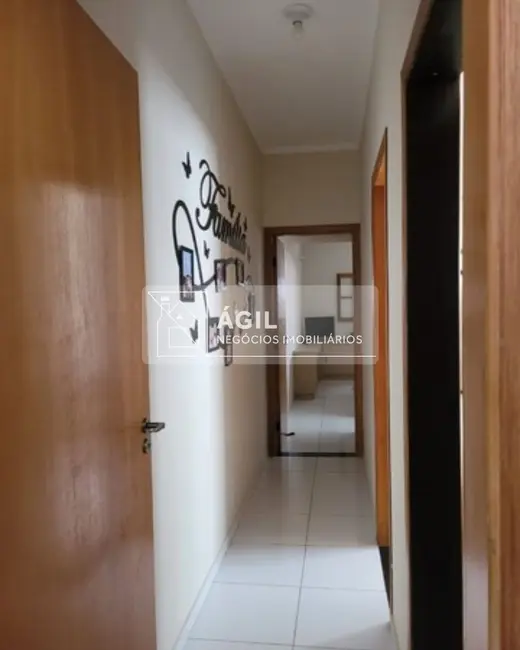 Casa com 2 quartos à venda, 125m2 em Sao Jose Dos Campos - SP - imagem 4 Foto 4 de Casa com 2 quartos à venda, 125m2 em Sao Jose Dos Campos - SP