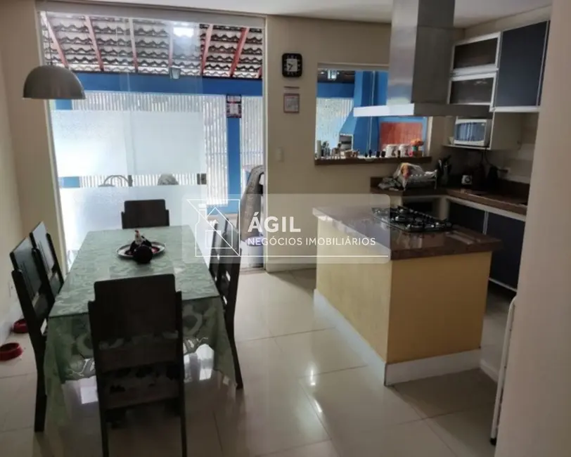 Casa com 3 quartos à venda, 134m2 em Sao Jose Dos Campos - SP - imagem 6 Foto 6 de Casa com 3 quartos à venda, 134m2 em Sao Jose Dos Campos - SP
