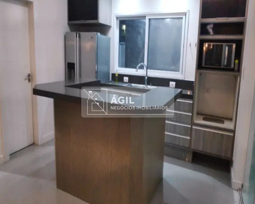 Casa de Condomínio com 3 quartos à venda, 300m2 em Sao Jose Dos Campos - SP - imagem 6 Foto 6 de Casa de Condomínio com 3 quartos à venda, 300m2 em Sao Jose Dos Campos - SP