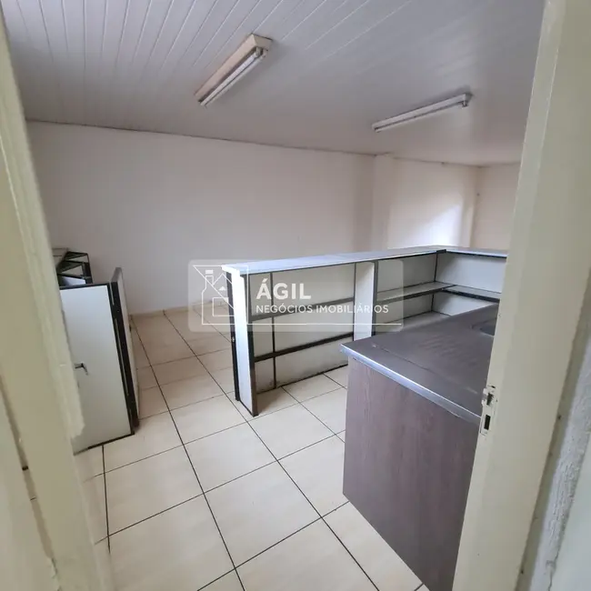 Armazém / Galpão para alugar, 300m2 em Sao Jose Dos Campos - SP - imagem 5 Foto 5 de Armazém / Galpão para alugar, 300m2 em Sao Jose Dos Campos - SP