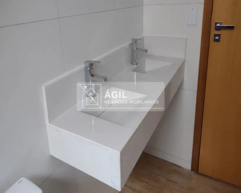 Foto 8 de Casa de Condomínio com 3 quartos à venda, 300m2 em Cacapava - SP