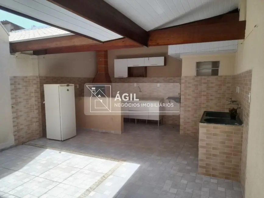 Casa com 4 quartos à venda, 210m2 em Sao Jose Dos Campos - SP - imagem 2 Foto 2 de Casa com 4 quartos à venda, 210m2 em Sao Jose Dos Campos - SP