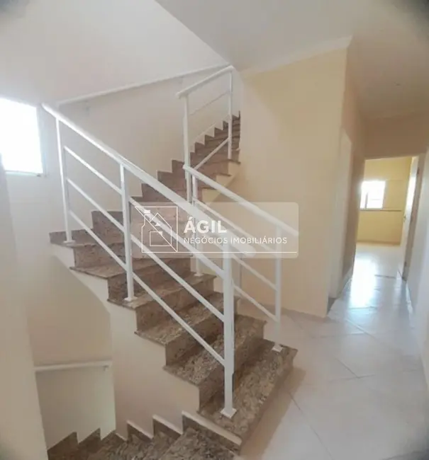 Casa com 4 quartos à venda, 210m2 em Sao Jose Dos Campos - SP - imagem 3 Foto 3 de Casa com 4 quartos à venda, 210m2 em Sao Jose Dos Campos - SP