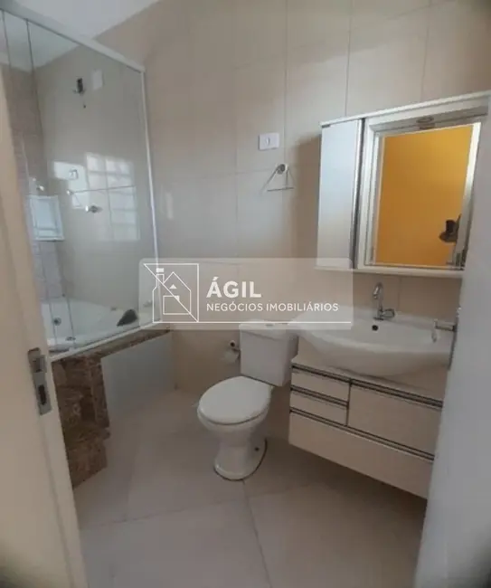 Casa com 4 quartos à venda, 210m2 em Sao Jose Dos Campos - SP - imagem 5 Foto 5 de Casa com 4 quartos à venda, 210m2 em Sao Jose Dos Campos - SP