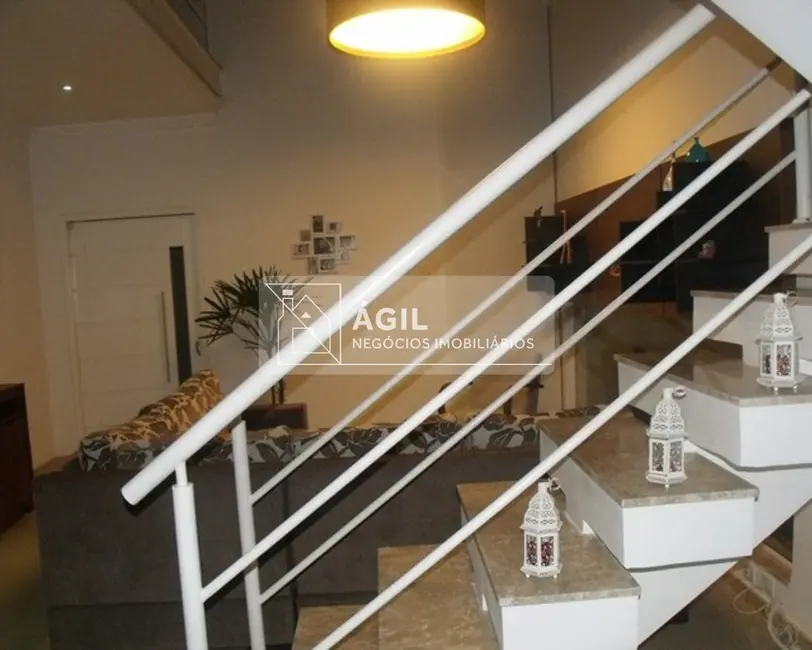 Foto 2 de Casa com 3 quartos à venda, 300m2 em Sao Jose Dos Campos - SP