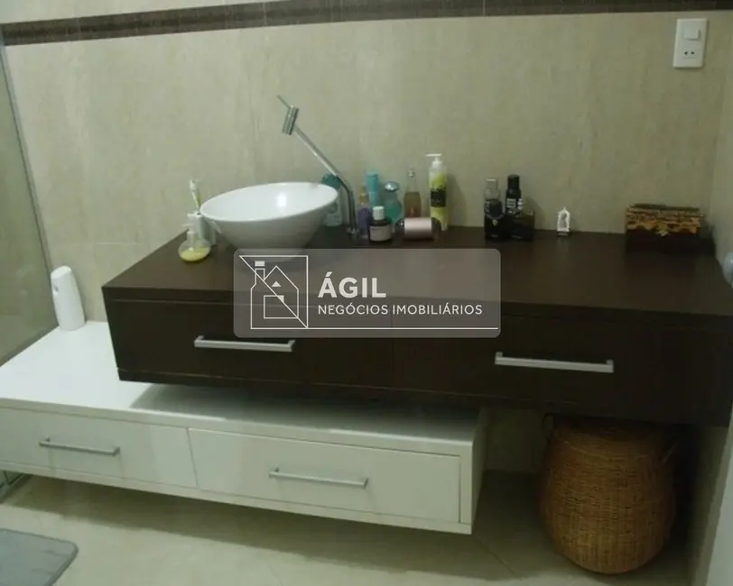 Foto 5 de Casa com 3 quartos à venda, 300m2 em Sao Jose Dos Campos - SP