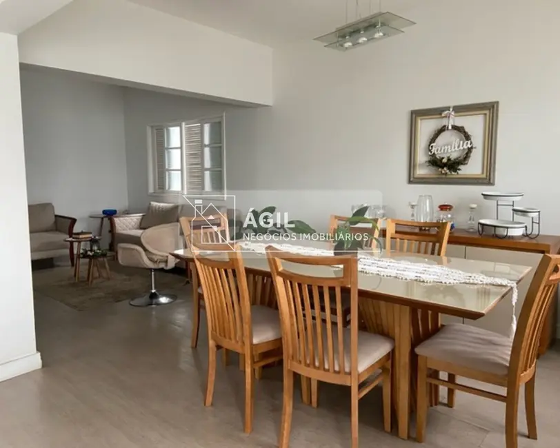 Foto 2 de Casa com 3 quartos à venda, 300m2 em Sao Jose Dos Campos - SP