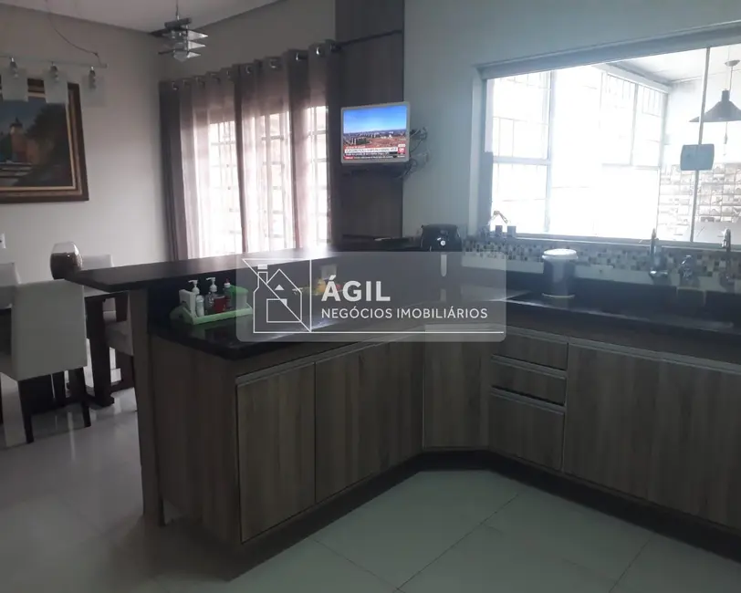 Foto 8 de Casa com 4 quartos à venda, 350m2 em Sao Jose Dos Campos - SP