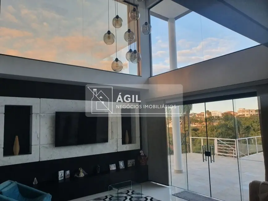 Casa de Condomínio com 5 quartos para alugar, 1400m2 em Condomínio Residencial Mirante do Vale, Jacarei - SP - imagem 4 Foto 4 de Casa de Condomínio com 5 quartos para alugar, 1400m2 em Condomínio Residencial Mirante do Vale, Jacarei - SP