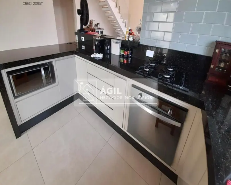 Foto 3 de Casa de Condomínio com 3 quartos à venda, 250m2 em Jardim Residencial Golden Park, Jacarei - SP