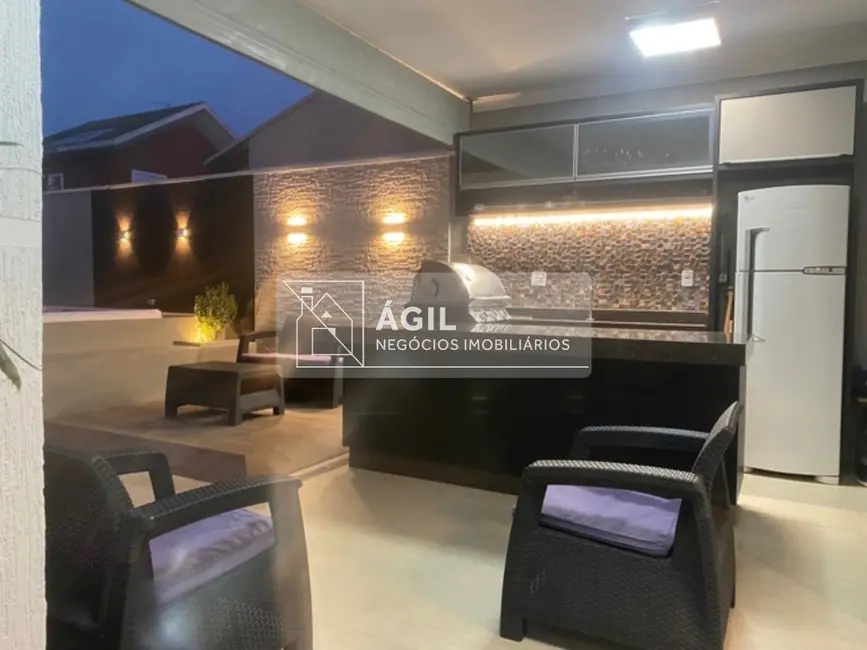 Foto 4 de Casa com 3 quartos à venda, 250m2 em Loteamento Villa Branca, Jacarei - SP