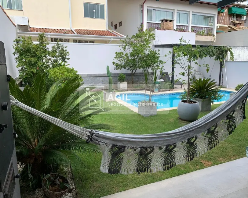 Foto 2 de Casa com 4 quartos à venda, 396m2 em Sao Jose Dos Campos - SP