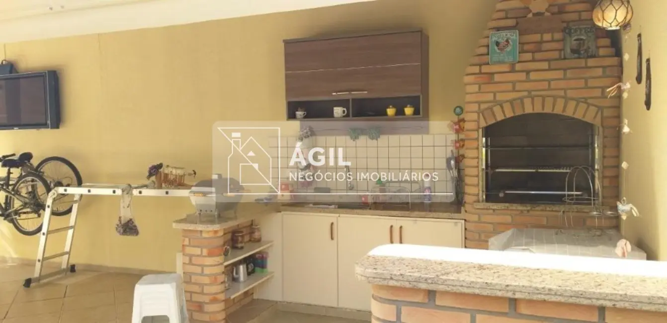 Casa com 3 quartos à venda, 300m2 em Sao Jose Dos Campos - SP - imagem 3 Foto 3 de Casa com 3 quartos à venda, 300m2 em Sao Jose Dos Campos - SP