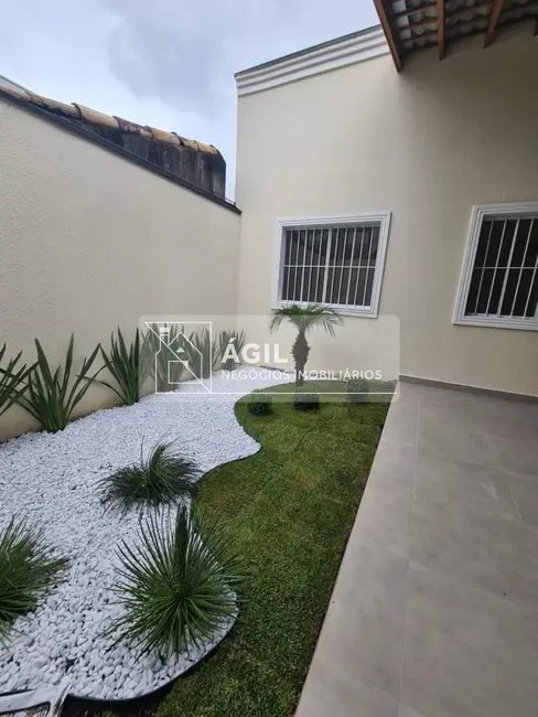 Foto 4 de Casa com 3 quartos à venda, 175m2 em Loteamento Villa Branca, Jacarei - SP