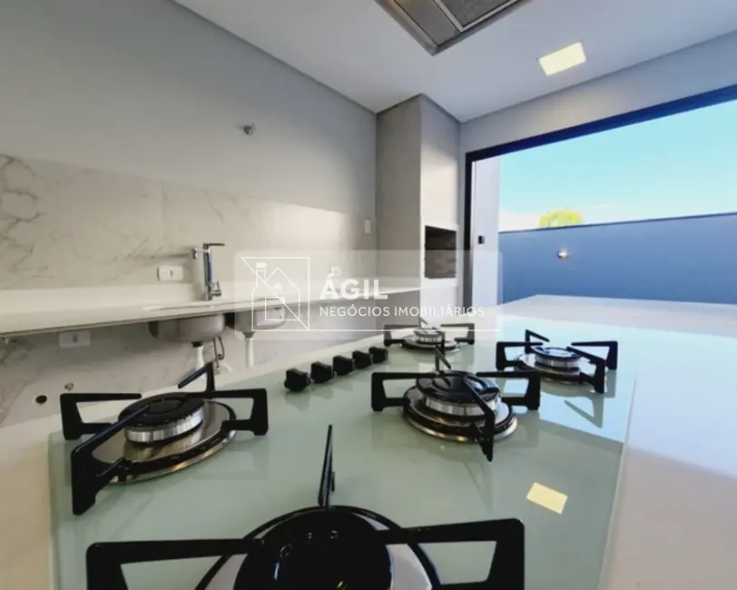 Foto 9 de Casa de Condomínio com 3 quartos à venda, 300m2 em Cacapava - SP