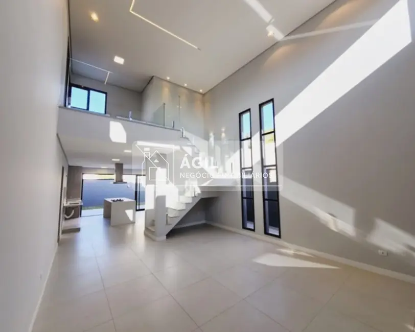 Foto 1 de Casa de Condomínio com 3 quartos à venda, 300m2 em Cacapava - SP