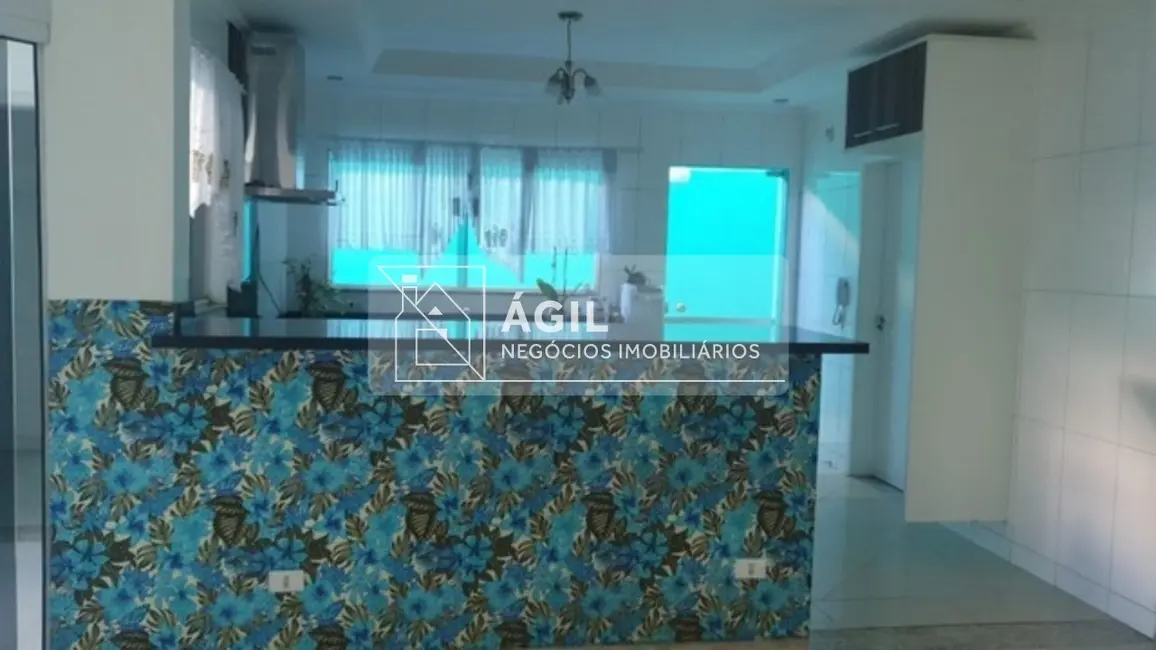 Foto 4 de Casa com 4 quartos à venda, 250m2 em Loteamento Villa Branca, Jacarei - SP