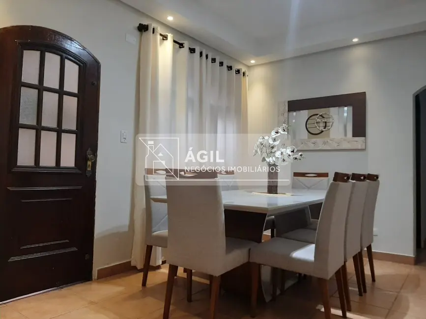 Foto 2 de Casa com 4 quartos à venda, 211m2 em Sao Jose Dos Campos - SP