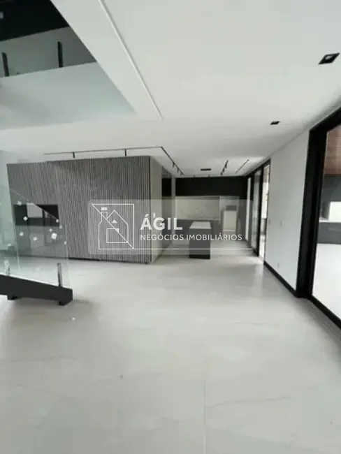 Casa de Condomínio com 4 quartos à venda, 700m2 em Sao Jose Dos Campos - SP - imagem 8 Foto 8 de Casa de Condomínio com 4 quartos à venda, 700m2 em Sao Jose Dos Campos - SP