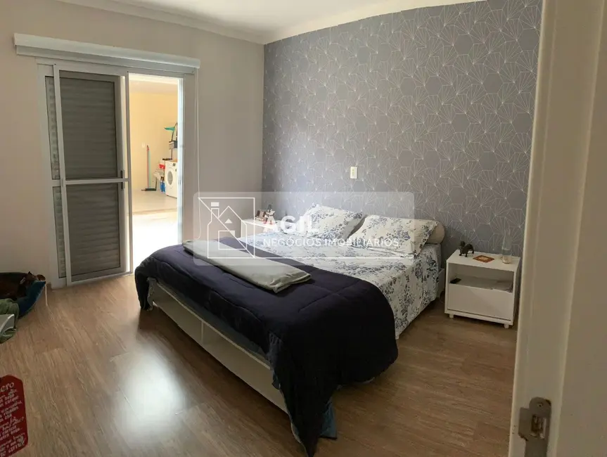 Foto 2 de Casa com 3 quartos à venda, 250m2 em Sao Jose Dos Campos - SP