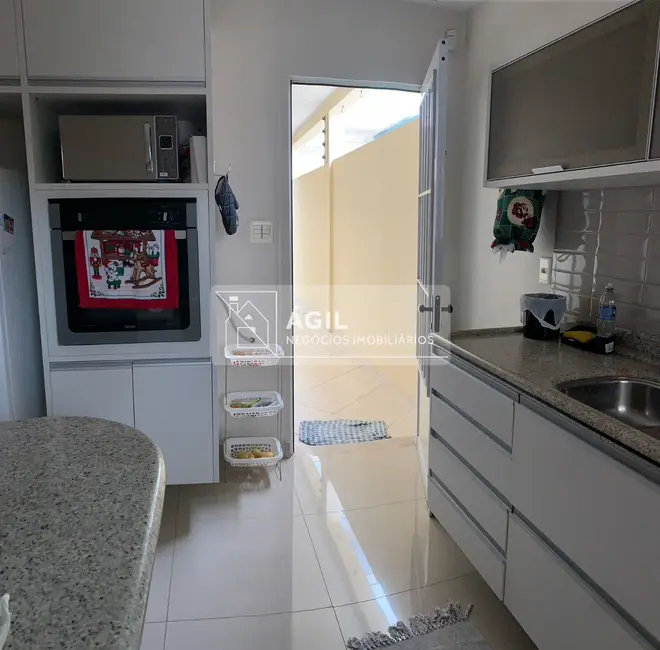 Foto 4 de Casa com 3 quartos à venda, 250m2 em Sao Jose Dos Campos - SP