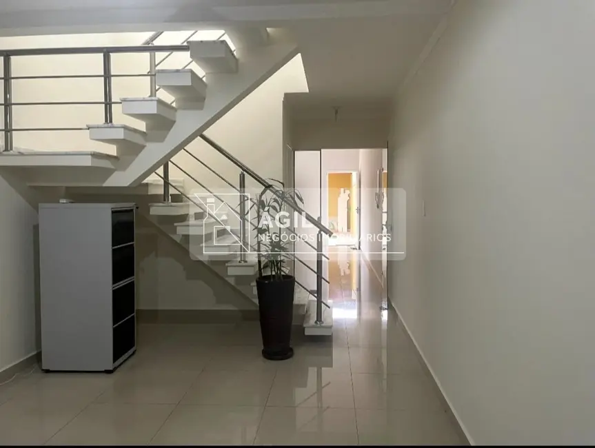 Foto 3 de Casa com 3 quartos à venda, 125m2 em Sao Jose Dos Campos - SP