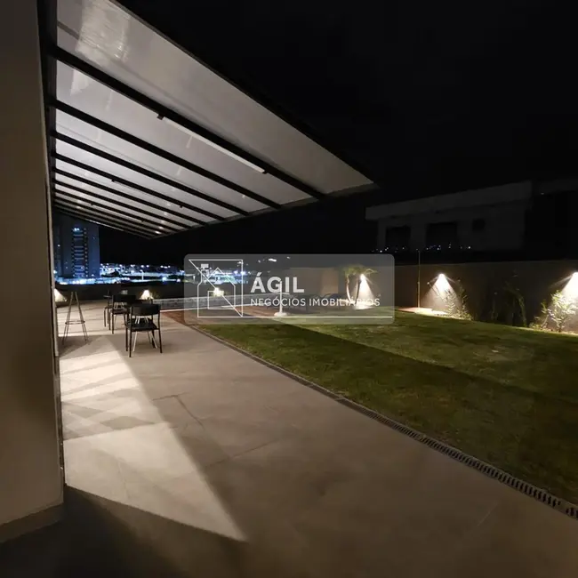 Casa de Condomínio com 4 quartos à venda, 262m2 em Sao Jose Dos Campos - SP - imagem 5 Foto 5 de Casa de Condomínio com 4 quartos à venda, 262m2 em Sao Jose Dos Campos - SP