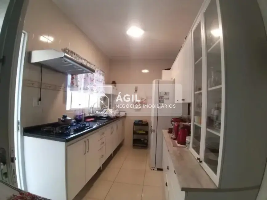 Foto 3 de Casa com 3 quartos à venda, 250m2 em Loteamento Villa Branca, Jacarei - SP