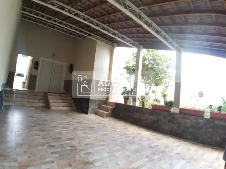 Foto 2 de Casa com 3 quartos à venda, 250m2 em Loteamento Villa Branca, Jacarei - SP