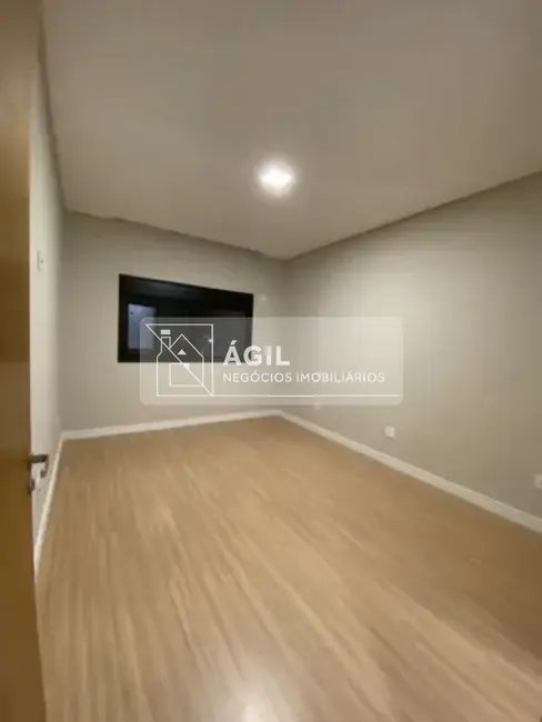 Foto 9 de Casa de Condomínio com 3 quartos à venda, 250m2 em Condomínio Residencial Fogaça, Jacarei - SP